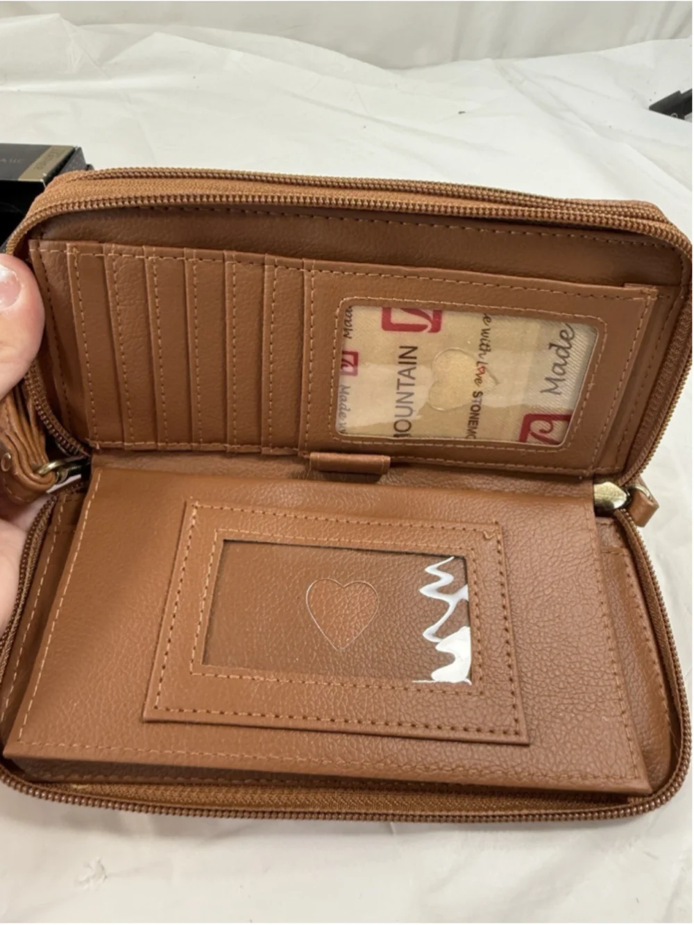 Stone Mountain Embossed Women's Leather Wallet NWT